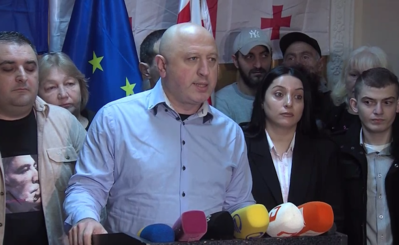"ვტოვებთ პარტიის რიგებს" -  ენმ  ქუთაისის საკრებულოს წევრებმა დატოვეს