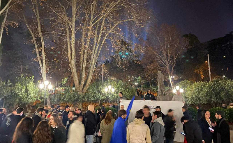 თბილისის მერიამ ახალგაზრდებსა და სტუდენტებს 9 აპრილის ბაღში ტექნიკის შეტანისა და საზეიმო კონცერტის გამართვის საშუალება არ მისცა