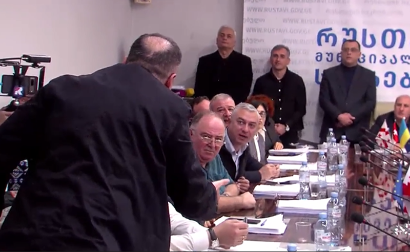 გახარიას გუნდი "ოცნებისთვის" მაშველ რგოლად იქცა - ექს-პრემიერის პარტიამ რუსთავში ბიუჯეტის პროექტი ჩავარდნას გადაარჩინა