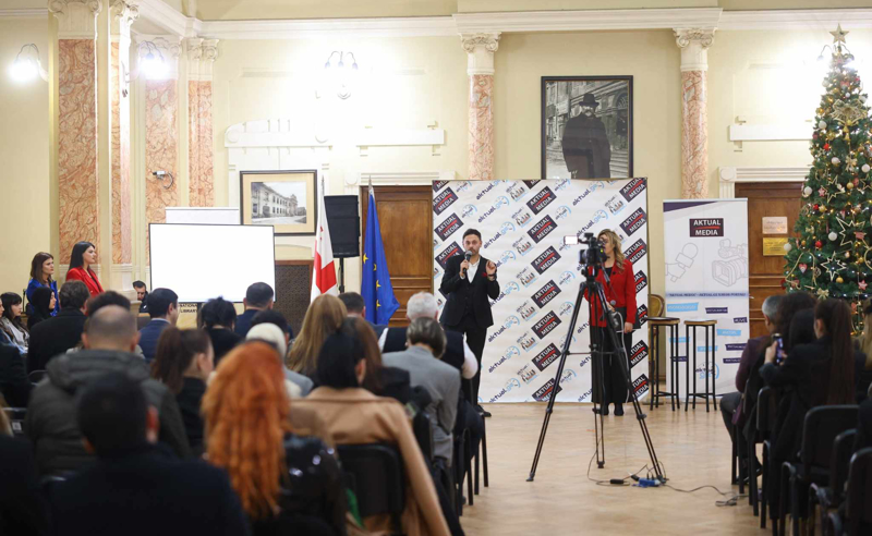 საქართველოს პარლამენტის ეროვნულ ბიბლიოთეკაში მედიასკოლა "აქტუალის" ჟურნალისტიკის კურსის გამოსაშვები ღონისძიება გაიმართა