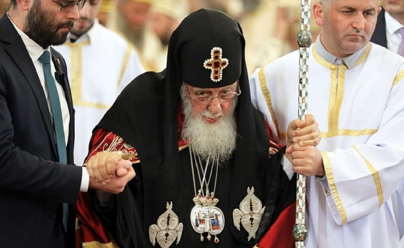 სიონის ტაძარში საღვთო ლიტურგია მიმდინარეობს - წირვას ილია II აღავლენს