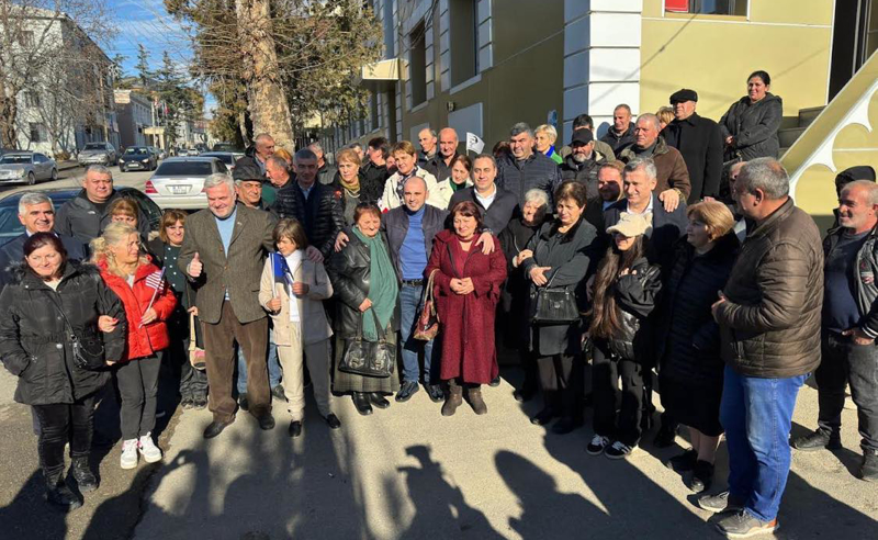 რეგიონული ტურნე გრძელდება - ენმ-ისა და "სტრატეგია აღმაშენებლის" ლიდერები მოსახლეობას ხვდებიან