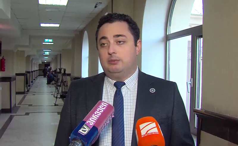 ბრალდებულისთვის ცნობილი გახდა, რომ მის მეუღლეს გარკვეული კონტაქტი ჰქონდა გარდაცვლილთან - პროკურორი ჯარისკაცის მკვლელობის სავარაუდო მოტივზე
