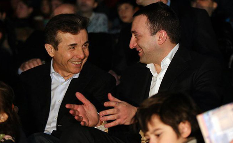 დასამალი არაფერია, მე მქონია მასთან კონსულტაციები - ღარიბაშვილი ივანიშვილის არაფორმალურ მმართველობას აღიარებს