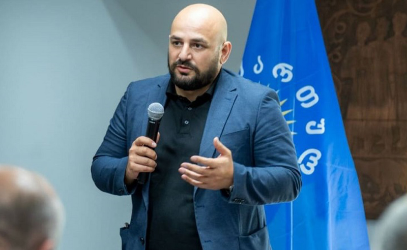 ოზურგეთის მერს ბიუჯეტის თანხების გაფლანგვაში ადანაშაულებენ