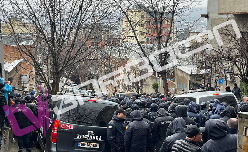 ივანიშვილის პოლიტიკურ ავანსცენაზე გამოსვლასთან ერთად, რადიკალური "ალტ ინფოც" ქუჩაში გამოვიდა