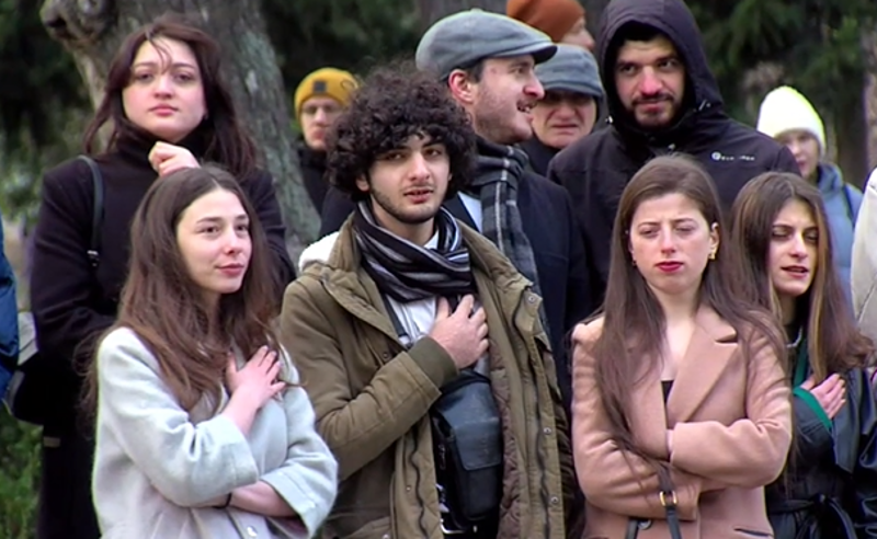 ათონელის რეზიდენციაში დროშის აღმართვის საზეიმო ღონისძიებაა დაგეგმილი - რა ხდება სასახლესთან?