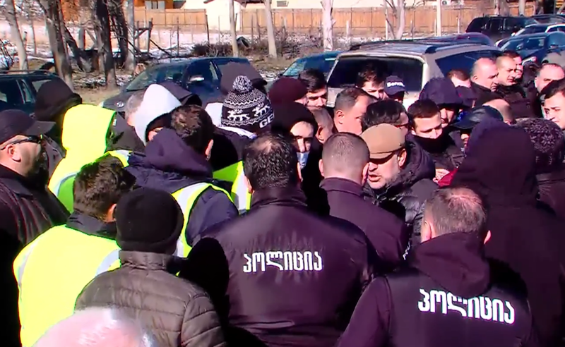 აქცია დუშეთში - ასამდე ტრაილერის მძღოლს პრეტენზიები შსს-თან აქვს