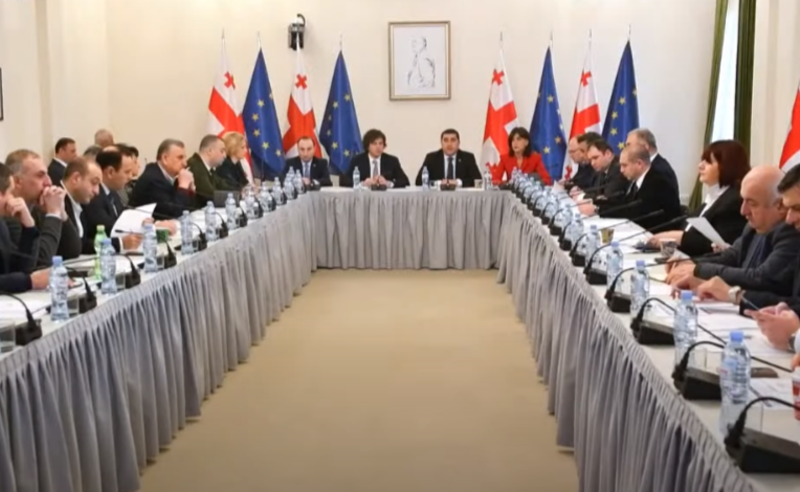 რა რეფორმების გატარებას აპირებს "ოცნება" - ხუთსაათიანი შეხვედრა პარლამენტში უშედეგოდ დასრულდა