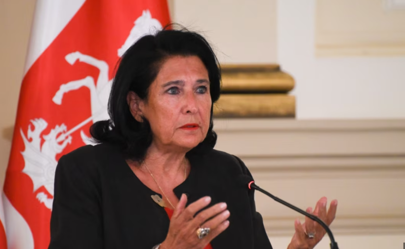პრეზიდენტი ოპოზიციას: დაასრულეთ ერთმანეთის ლანძღვა, გინება და ერთმანეთთან დაპირისპირება