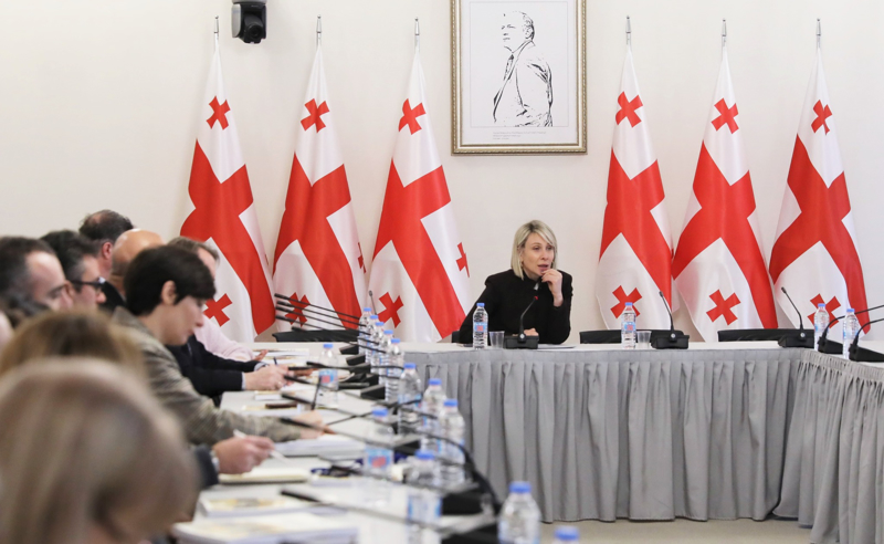 ვინც შეიძლება გამოირჩეოდნენ ღირსების შემლახავი ეპითეტებით, ან შეურაცხმყოფელი გამოსვლებით, გთხოვდით, რომ დაატოვებინოთ დარბაზი - წილოსანი
