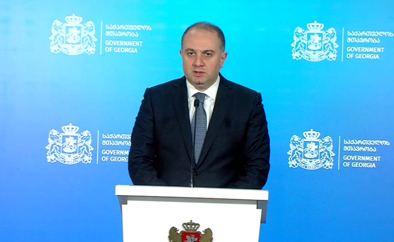 "უგუნური გადაწყვეტილება" - თავდაცვის მინისტრის იერიში პრეზიდენტზე 