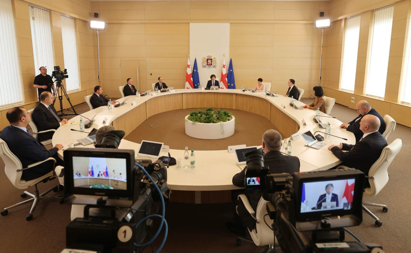 გამოქვეყნდება თუ არა ღარიბაშვილისა და გახარიას დროს გაცემული განკარგულებები - რას ამბობს ვიცე-პრემიერი