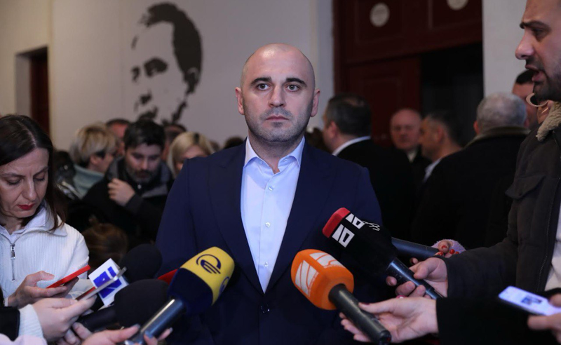 "მნიშვნელოვანია, მთავარი ოპოზიციონერი ლიდერი არჩევნების წინ იყოს თავისუფალი" - სააკაშვილის გათავისუფლების მოთხონით ხელმოწერების შეგროვება გრძელდება 