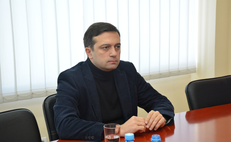 პედაგოგებს და მწვრთნელებს კანონშეუსაბამოდ ეზღუდებათ ანაზღაურებადი შვებულების უფლებით სარგებლობა - ომბუდსმენმა მერიას მიმართა