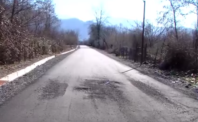 მლნ ნახევარი 2 კილომეტრიანი გზისთვის - ოპოზიცია უხარისხოდ შესრულებულ სამუშაოებზე საუბრობს