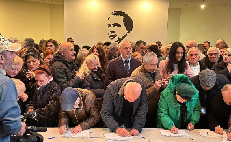 თითოეული ხელმოწერა არის დიდი სტიმული ჩემთვის და მაძლევს ბრძოლის ხალისსა და ძალას - სააკაშვილი