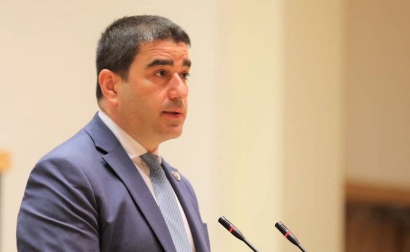 "ოცნებამ" პარლამენტში მისულ აშშ-ს ელჩს შტატებთან უვიზო მიმოსვლა და პირდაპირი ფრენები მოსთხოვა