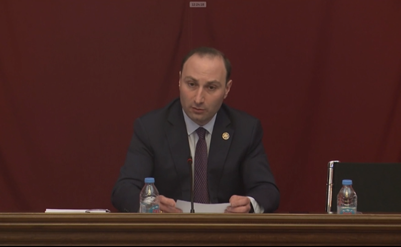სიმბოლურია, რომ პრეზიდენტის ვეტო არის მეხუთე - ოხანაშვილი ზურაბიშვილს ისევ თავს ესხმის