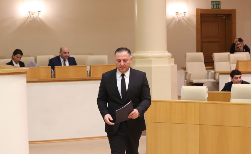 ერთი 13 წლის ბავშვია, 32 ყაჩაღობა აქვს ჩადენილი, მთელი პოლიცია იცნობს, მეც ვიცნობ უკვე ისეა - გომელაური