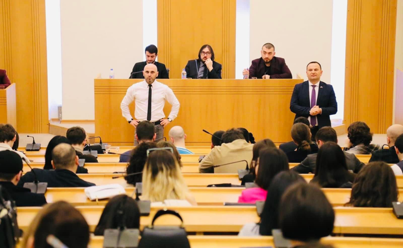 ახალგაზრდებს განსაკუთრებით აწუხებთ გაძვირებული ცხოვრება, უმუშევრობა, დაბალი ანაზღაურება და იმაზე ფიქრი, რომ ქვეყნის დატოვება ერთადერთი პოზიტიური პერსპექტივაა - ხაბეიშვილი