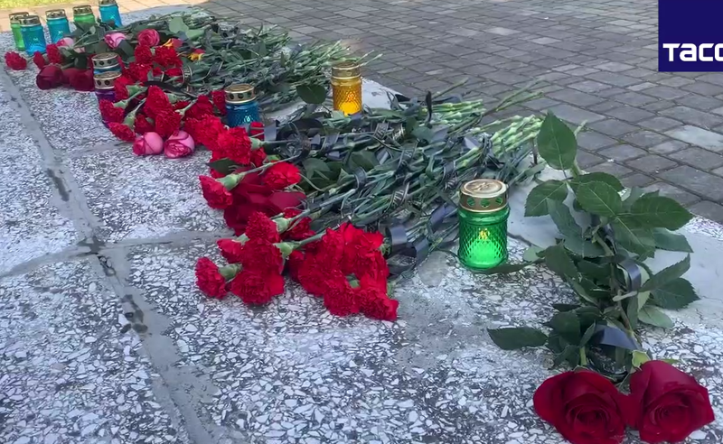 მოსკოვი, საკონცერტო დარბაზში მომხდარი სროლის შედეგად დაღუპულებს გლოვობს