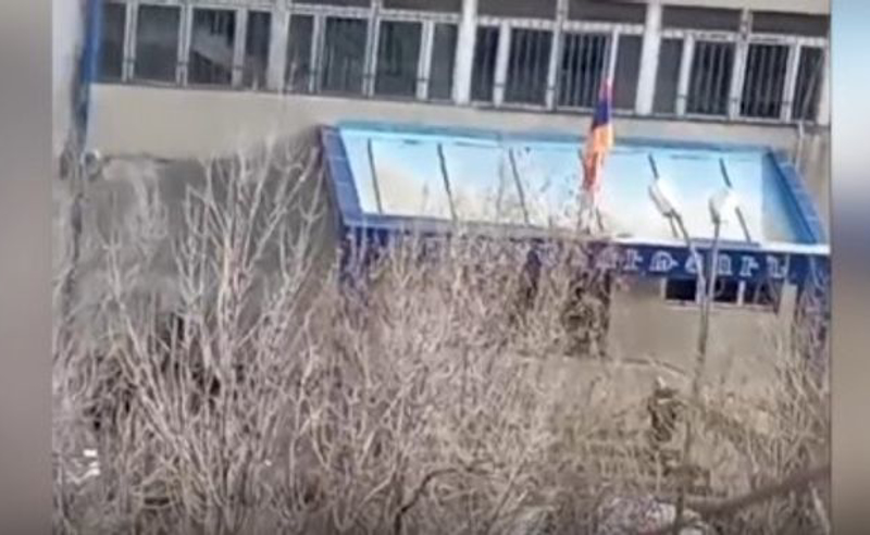 ერევნის პოლიციის განყოფილებაში შეიარაღებული პირები შეიჭრნენ