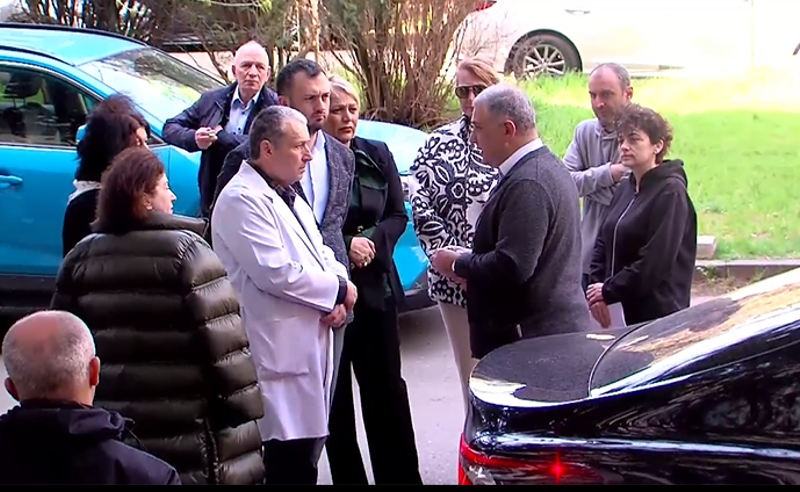 რესპუბლიკური საავადმყოფოს ექიმები მინისტრს შეხვდნენ - რაზე ისაუბრეს თეთრხალათიანებმა სარჯველაძესთან