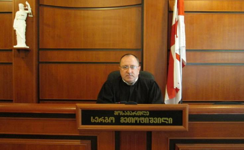 მოსამართლე, რომელმაც დეკლარაციის შემოწმებაზე უარი თქვა, თავს დისკრიმინაციული მოპყრობის მსხვერპლად აცხადებს