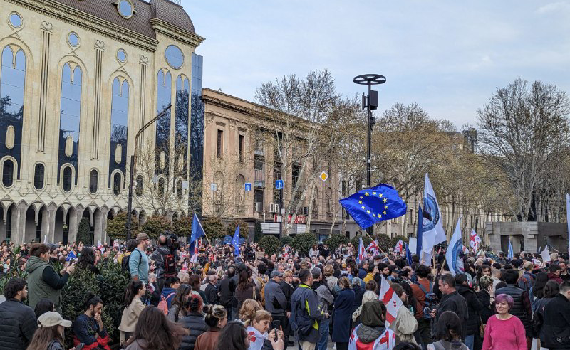 "კი ევროპას - არა რუსულ კანონს"! - ორშაბათს რუსული კანონის განხილვის დაწყების დღეს პარლამენტთან აქცია დაანონსდა