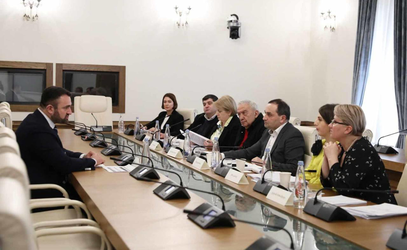 პრეზიდენტის დემარშის მიუხედავად, საკონკურსო კომისიამ ცესკოს თავმჯდომარეობის და წევრობის კანდიდატები შეარჩია