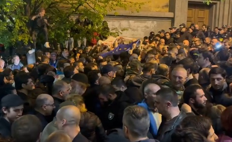 საია: საგანგაშოა ხელისუფლების მცდელობა, დაშალოს მშვიდობიანი დემონსტრანტები ყოველგვარი კანონისმიერი საფუძვლის გარეშე 