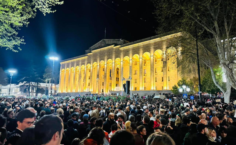მოვუწოდებთ პოლიციას, შეწყვიტონ აქციაზე მყოფი ადამიანების უკანონო დაკავება - GDI