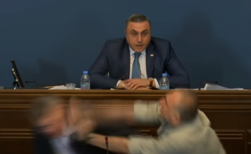 ერთ მუშტს მოიქნევთ? ათი მოგხვდებათ! - მათიკაშვილი იმუქრება
