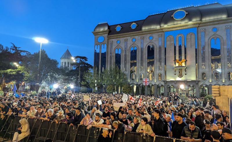 ნახევარ საათში გეტყვით ჩვენს სამოქმედო გეგმას, მანამდე წაიღეთ უკან თქვენი კანონი - აქციის მონაწილეები "ოცნებას"