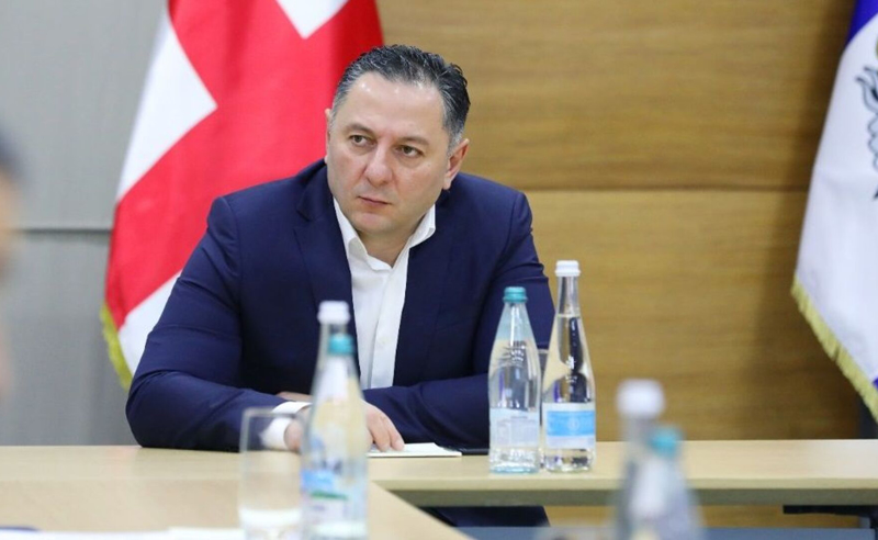 ცდილობდნენ მთავრობის ადმინისტრაციაში შეჭრას, ისმოდა მოწოდებები, რომ შტურმით აეღოთ შენობა - გომელაური