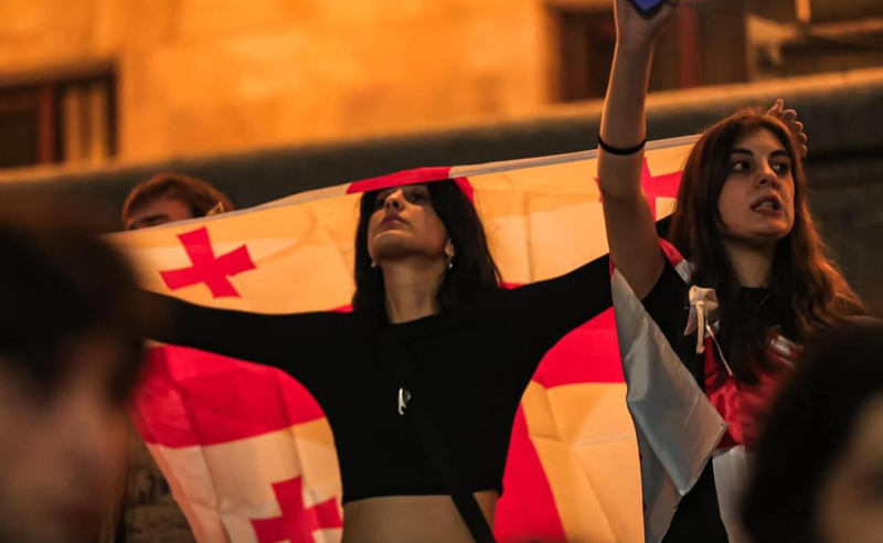 "არასდროს შევურიგდებით ძალას, რომელიც ჩვენი ქვეყნის რუსეთისთვის დათმობას ცდილობს“ - ახალგაზრდების ფიცი გმირთა მემორიალთან