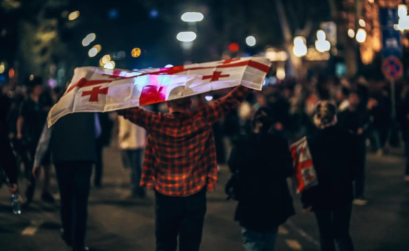 რუსული კანონის წინააღმდეგ აქციამ იუსტიციის სახლთან გადაინაცვლა