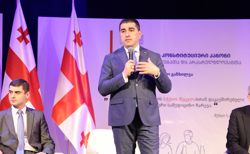 ვერ მომაწებებთ აგენტის იარლიყს - რუსული კანონის მომხრე შალვა პაპუაშვილი რეგიონალური მედიის პირისპირ