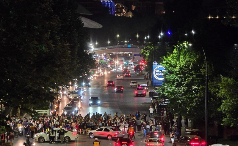 აქტივისტებმა იუსტიციის სახლთან გზა გადაკეტეს