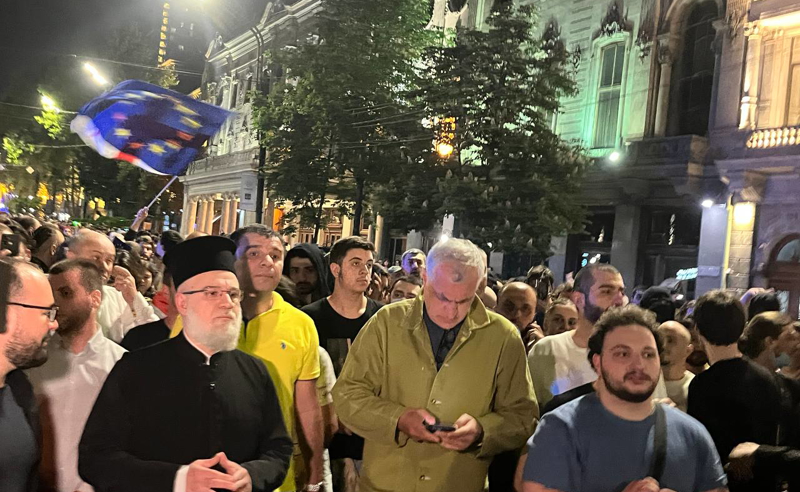 მეუფე ზენონი რუსთაველის გამზირზე მიმდინარე აქციაზე მივიდა