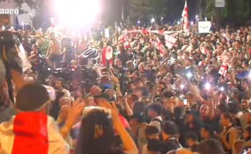 თბილისში პროევროპულ აქციას ბათუმიდან და ქუთაისიდან შეუერთდნენ