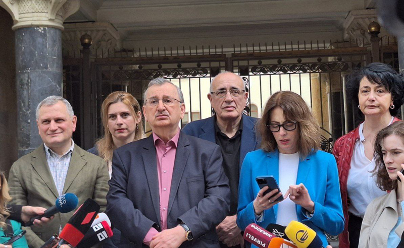 საქართველოს მარიონეტულმა ხელისუფლებამ პარლამენტს ბოქლომი დაადო, გადამალა საგარეო საქმეთა მინისტრი - გოცირიძე