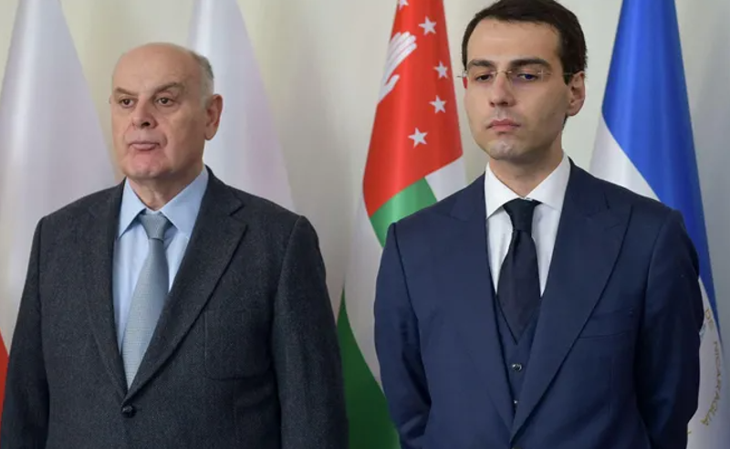 ბჟანიამ არძინბა ე.წ. საგარეო საქმეთა მინისტრის თანამდებობიდან გაათავისუფლა