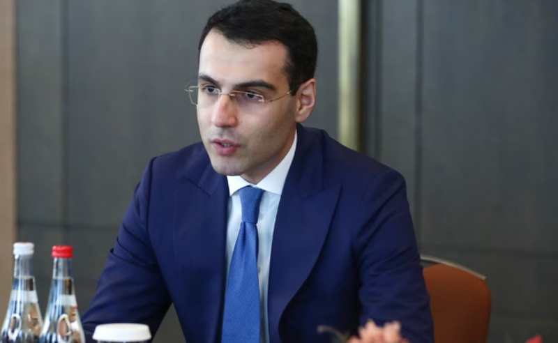 "მოსკოვში ვარ" - არძინბას თქმით, თანამდებობა თვითონ დატოვა და ახალ სამსახურს იწყებს