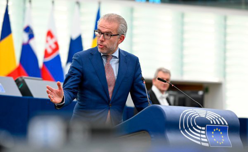 თუ რუსულ კანონს მიიღებენ, EU იძულებული იქნება საქართველოს კანდიდატობა შეაჩეროს, არჩევანი ივანიშვილმა უნდა გააკეთოს - როიტენი