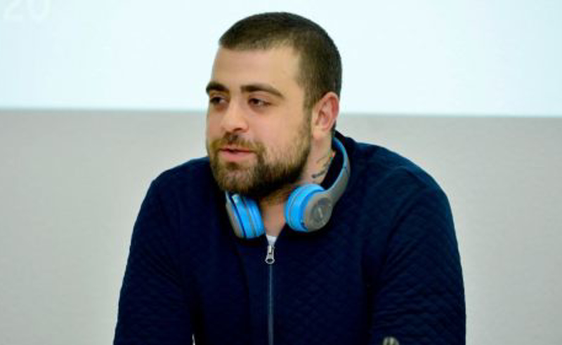 ჭავჭავაძის გამზირზე დაკავებულებს შორის რეჟისორი ლევან აბდუშელიშვილია  