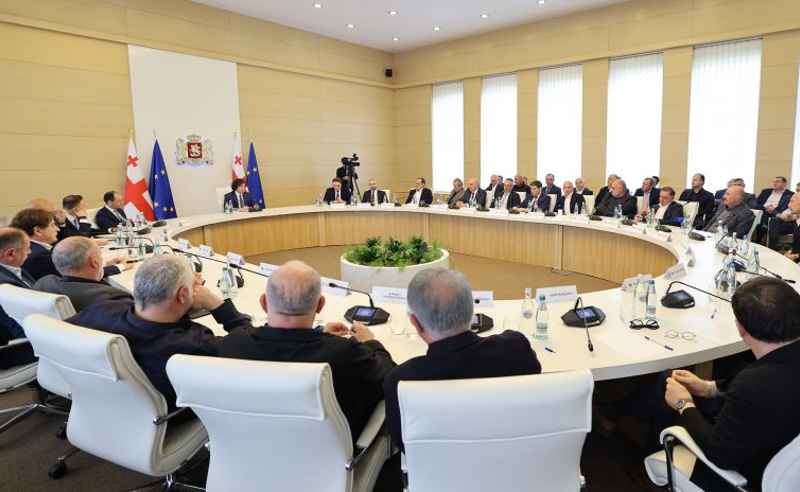 რაზე ისაუბრა კობახიძემ ბიზნესმენებთან - მთავრობის ადმინისტრაციის ვერსია