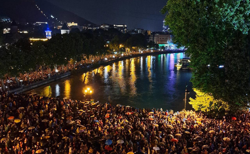 ხვალ, საღამოს 10 საათიდან, გავათენოთ საქართველოსთვის - მთავარი გზავნილები ევროპის მოედანიდან