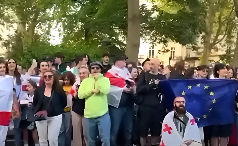 ქართველმა ემიგრანტებმა ლონდოში რუსული კანონის საწინააღმდეგო აქცია გამართეს